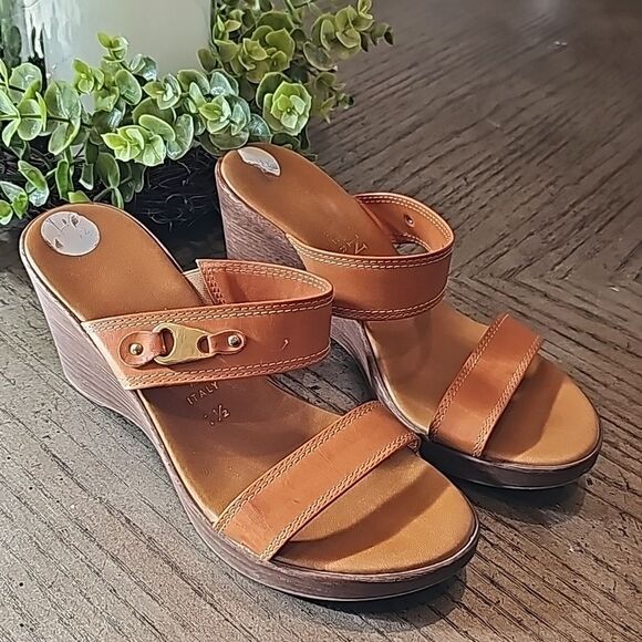 Tan sandals size 7.5 - Picture 1 of 8